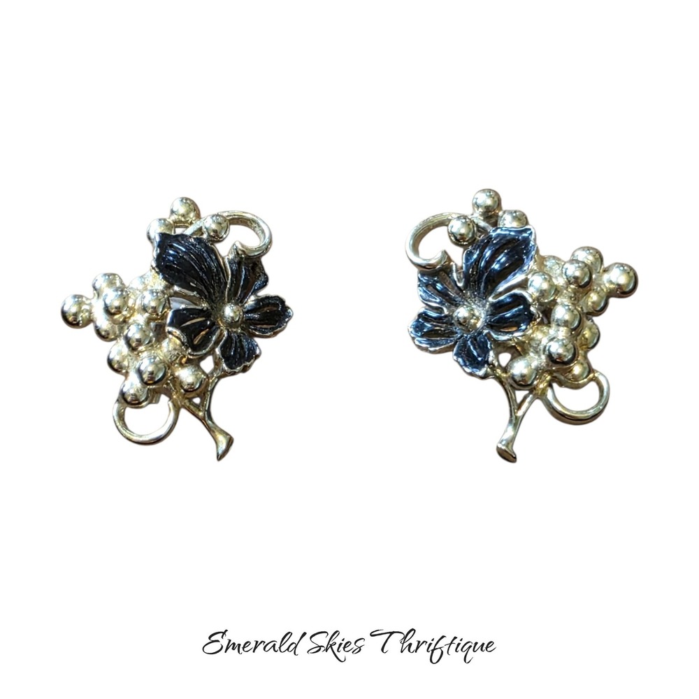 Vintage Sarah Coventry grape cluster black gold clip on Earrings free ship